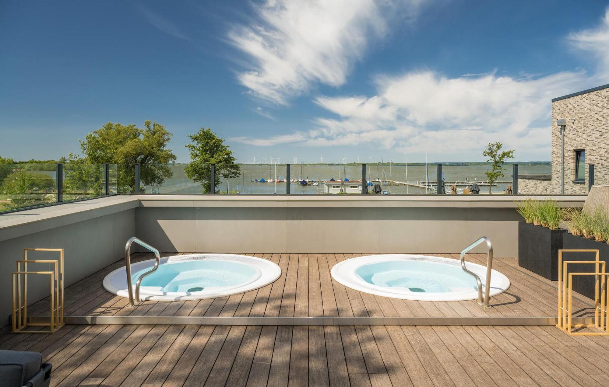Beach Front Apartment In Lembruch-Duemmer See Exterior photo